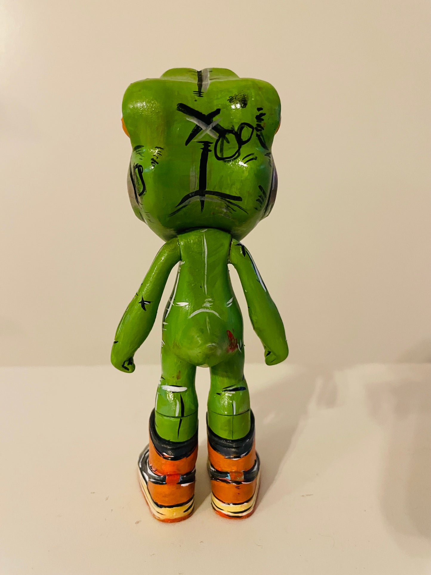 6” Alysaurus shattered backboards